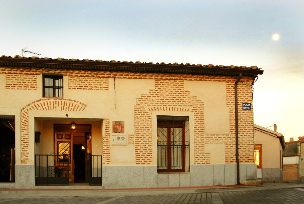 Casa Rural "Hazanas" Adanero Extérieur photo